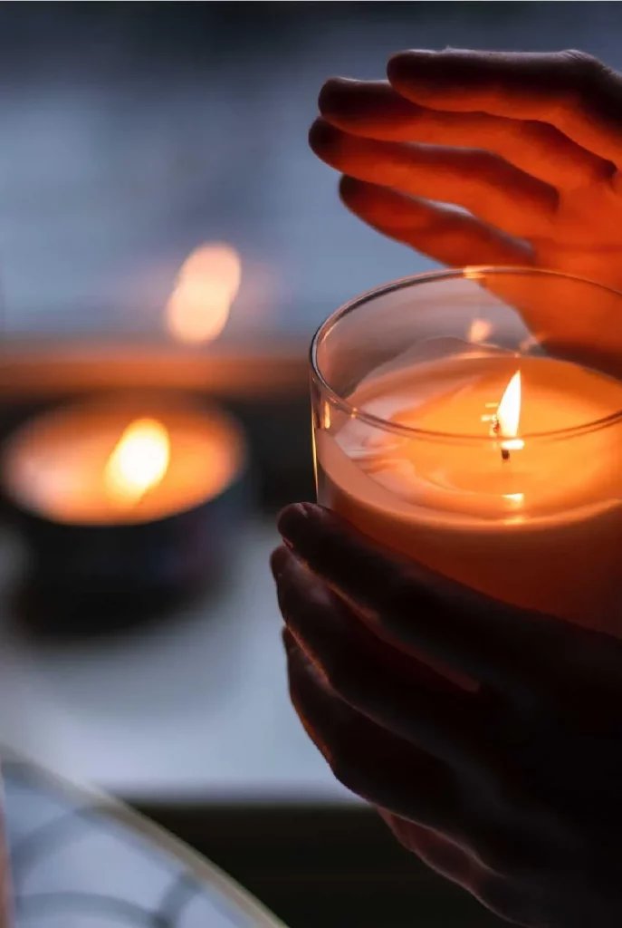 Regarder la flamme pour ne plus être dupe des apparences